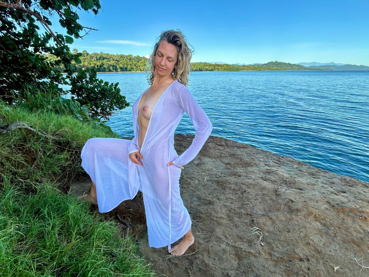 Topless Wife Liberated at the&nbsp;Beach